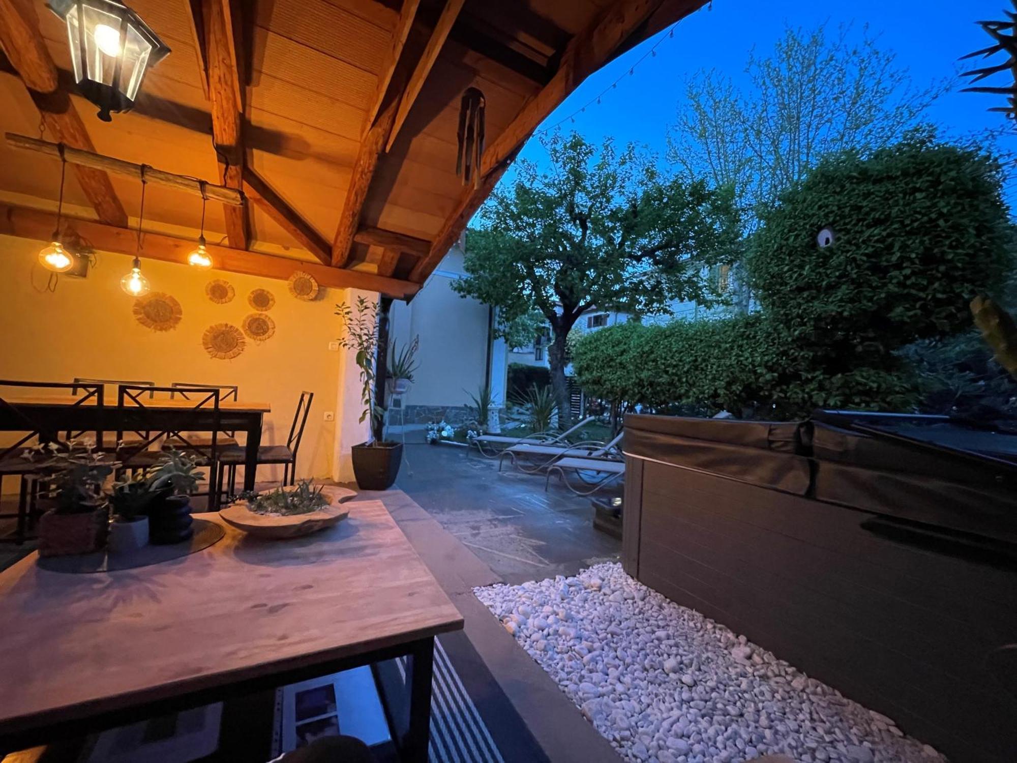איזולה Villa Noa Jacuzzi & Sauna מראה חיצוני תמונה